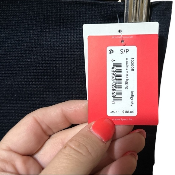 NWT - Spanx Look at Me Now Seemless Moto Leggings - size Small - Picture 6 of 7